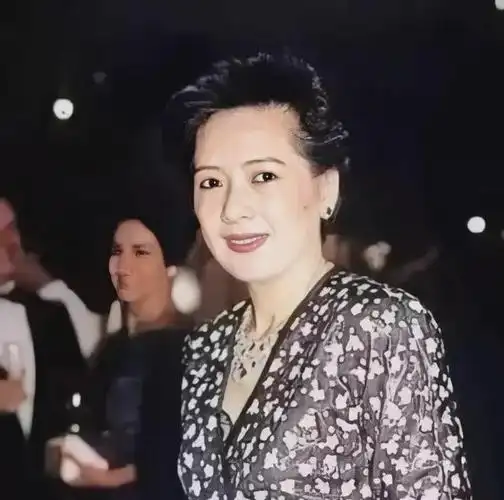 宝咏琴才比天高命比纸薄一生深受情花毒至死深爱刘銮雄