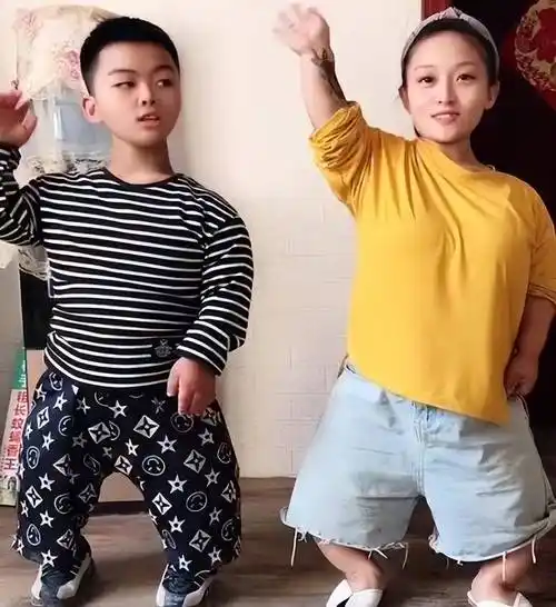 "袖珍女"李大可爱:靠实力买房,嫁给1米87大帅哥,怀孕了后悔_李会_身高