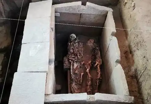 辽代公主墓出土一坛酒,专家"眼馋"尝了尝:有点腥