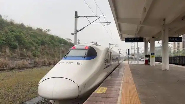 动车开跑,这条高铁离开通再近一步