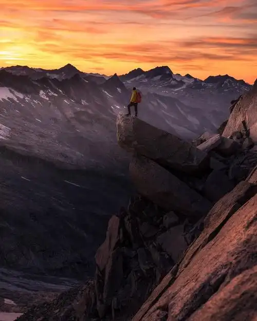 登上山巅,敬畏自然