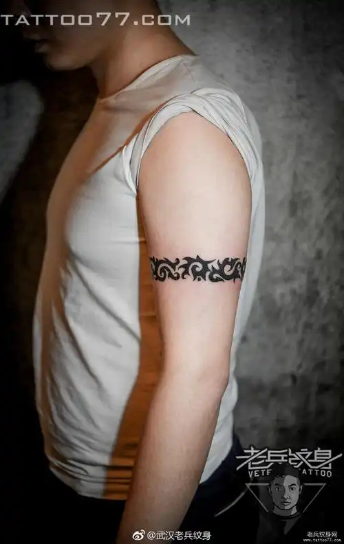 手臂臂环图腾专业纹身店制作刺青作品