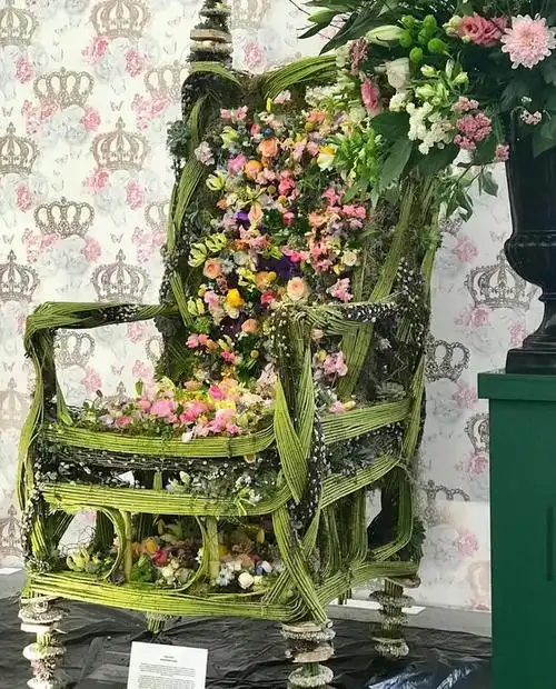 最美橱窗花艺设计图集锦