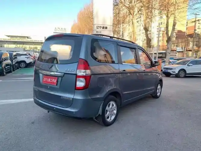 五菱 五菱宏光  2010款 1.2 6432k 标准型 7座图片