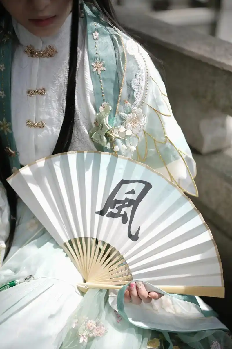 师青玄 #cos #三里空山小青鸟 #天官赐福  世人知你 - 抖音