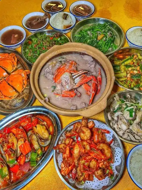 这样的菜品就是广东人的口味一直都没错啦～环境比一般的海鲜大排档看