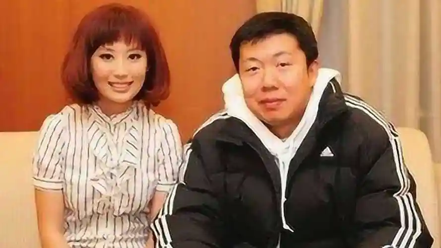 司令女儿独爱王治郅因为他单纯宋杨陪大郅度过艰苦岁月