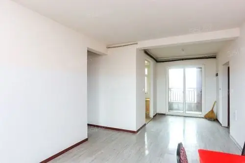 新房源华宇锦绣华城106平三房