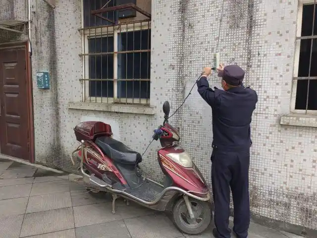桐庐江南镇:治理"飞线充电"乱象 守护群众平安