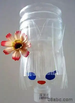 幼儿园废旧塑料瓶手工制作:塑料瓶娃娃