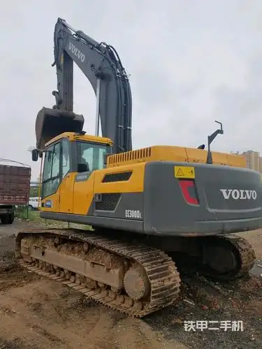 沃尔沃ec300dl挖掘机