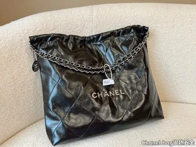 chanel香奈儿油蜡皮购物袋