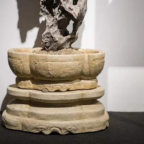 清代太湖石贡石双层汉白玉座