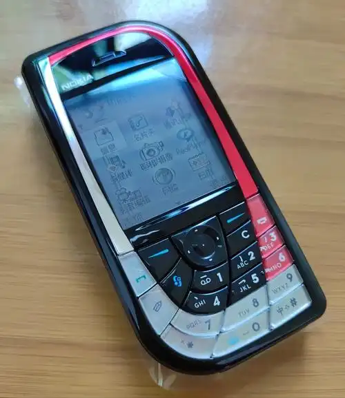 [经典手机] 诺基亚7610:2004年首款100万拍照