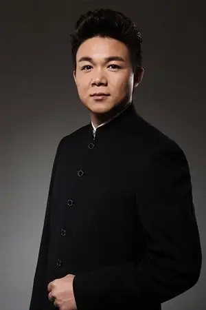 柴可夫斯基国际音乐大赛获奖者王传越献唱"向烈士致敬"