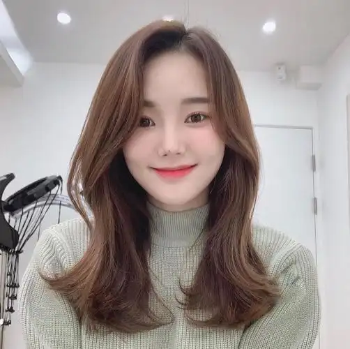 中长卷发哪种好看(超流行的五款中长卷发)