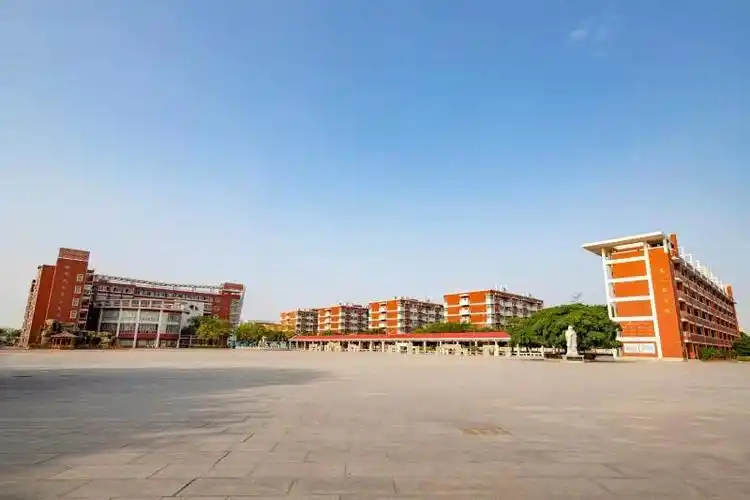 晋江市子江中学