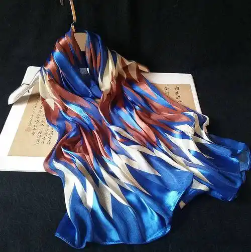 辉腾围巾女士丝巾艾德莱斯围巾新疆维吾尔族披肩两用春夏头巾纱巾桃心