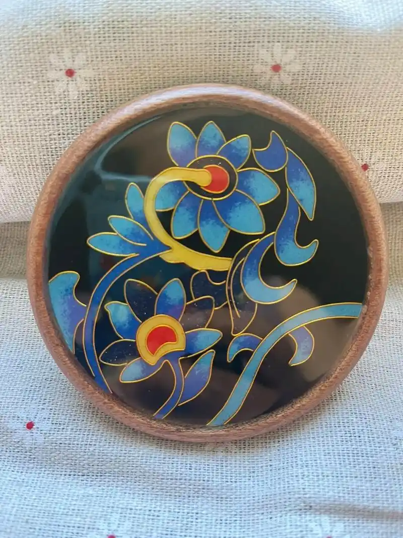 掐丝珐琅,繁花杯垫.大小:直径10cm左右,材料:釉料,千 - 抖音