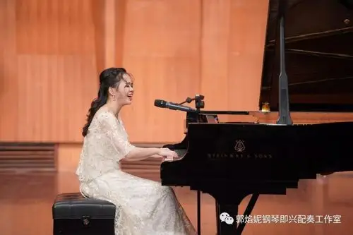 即兴钢琴弹唱互韵郭焰妮钢琴即兴配奏弹唱学生音乐会二在四川音乐学院