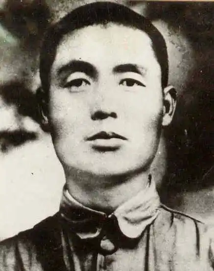 董振堂死后被割头示众长子亦烈士次子91岁找到其头颅下落