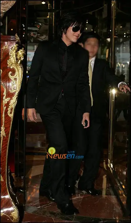 演员柳秀荣到场