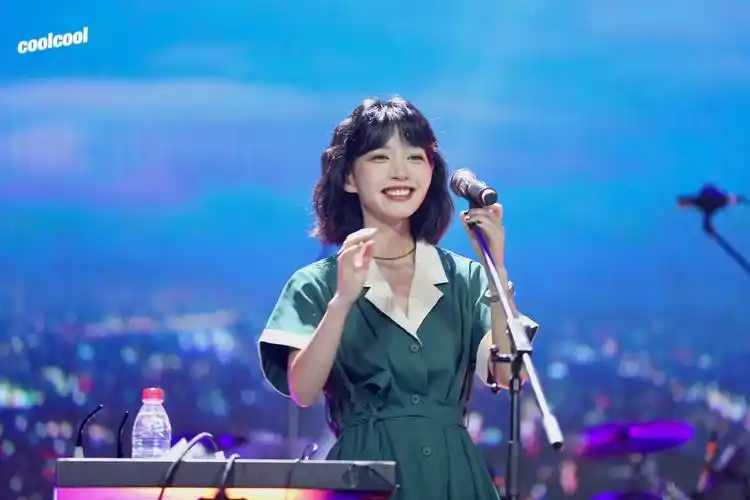 你们怎样评价房东的猫主唱王心怡的颜值呢? - 知乎