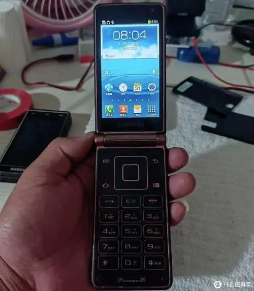 当年2万元的安卓翻盖手机如今沦为40元电子垃圾