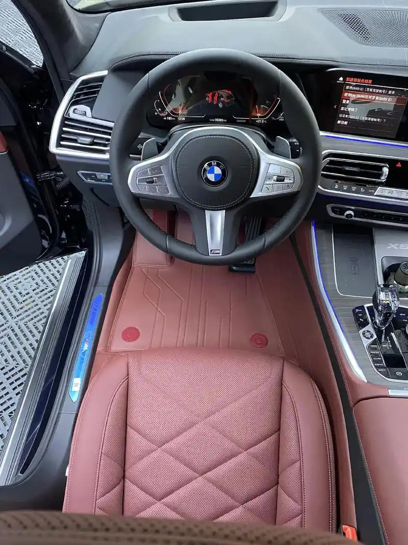火山红内饰真的绝了 宝马车主一见倾心.车型是宝马x5l03  - 抖音