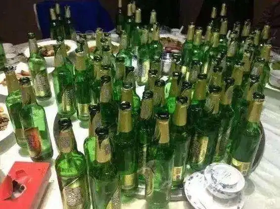 不是还有酒瓶子么如果喝完发现还是解决不了在东北,没什么恩怨是一顿