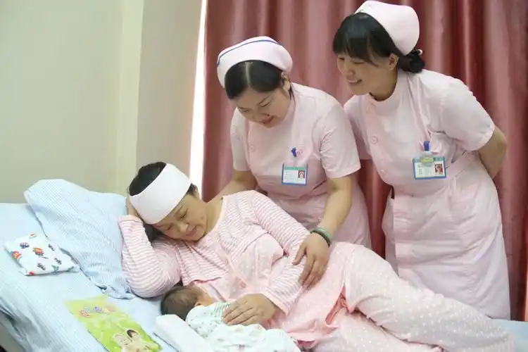 世界母乳喂养周职场妈妈喂爱坚持