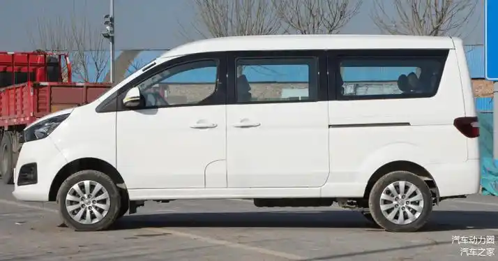 只卖47万7座商务车可露营能装货解析金海狮m