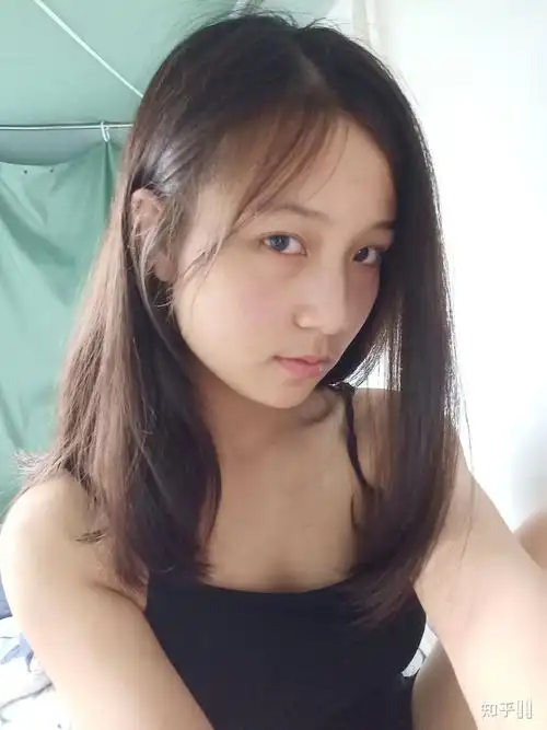 谁敢晒素颜自拍,无滤镜无美颜的没任何化妆那种? - 知乎
