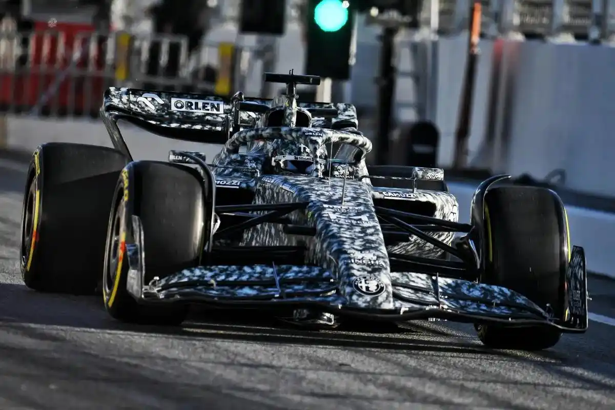 #手机壁纸 #f1 #方程式赛车 #赛道 #周冠宇成为中国首 - 抖音