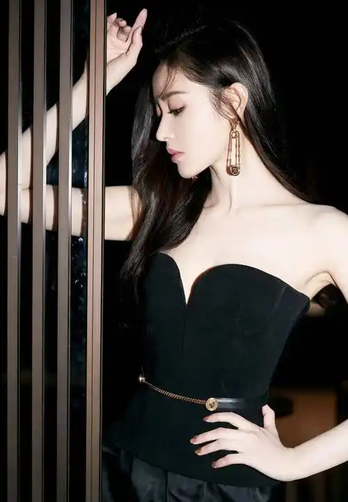 张天爱|黑色长裙,优雅迷人 676767_魅力_女性_时尚