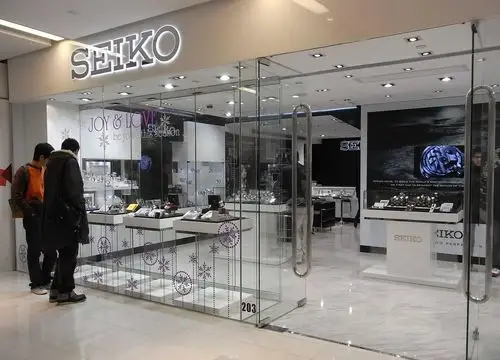 店面双开玻璃门装修效果图