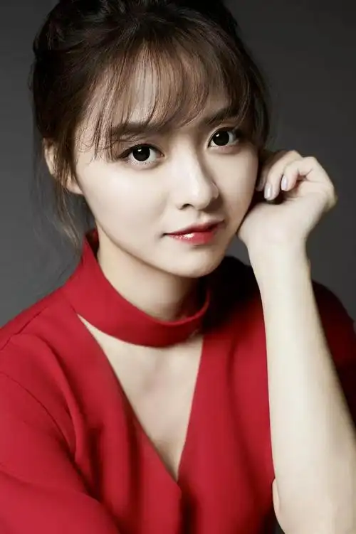 90后浙江美女余心恬,俏丽多姿,楚楚动人