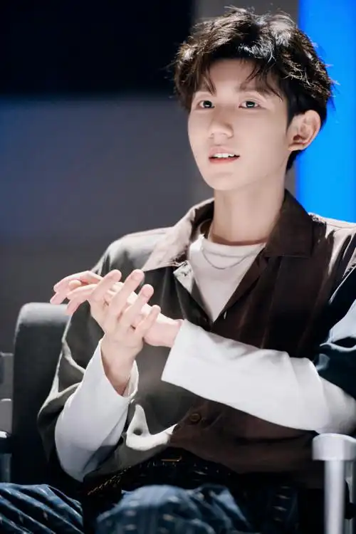 王源加盟央视财经818晚会##王源百川高校声乐时空