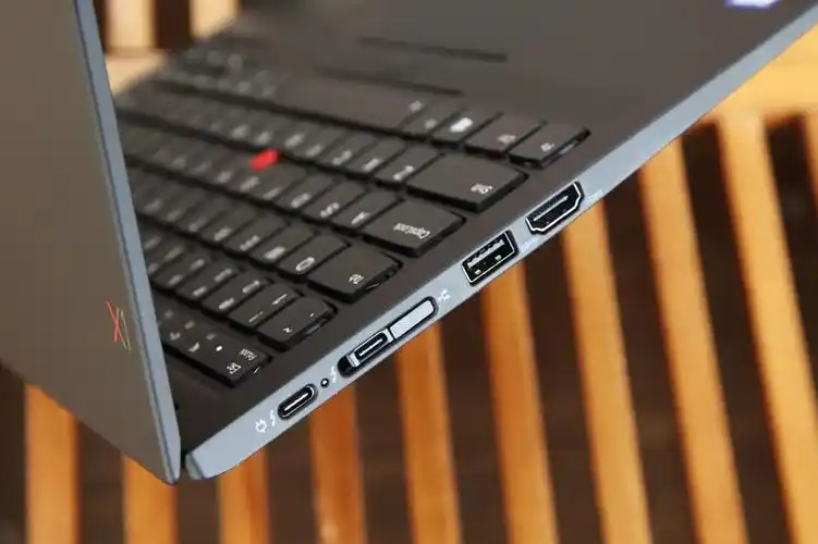 thinkpad x1 carbon轻薄笔记本怎么样?的第5张示图