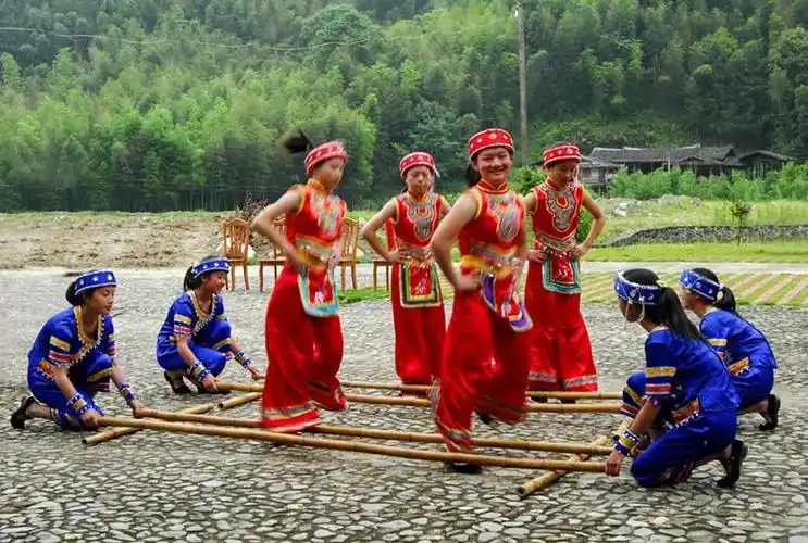 上一页 下一页 作品名称: 畲乡竹竿舞  作品描述:   拍摄地点: 青水乡