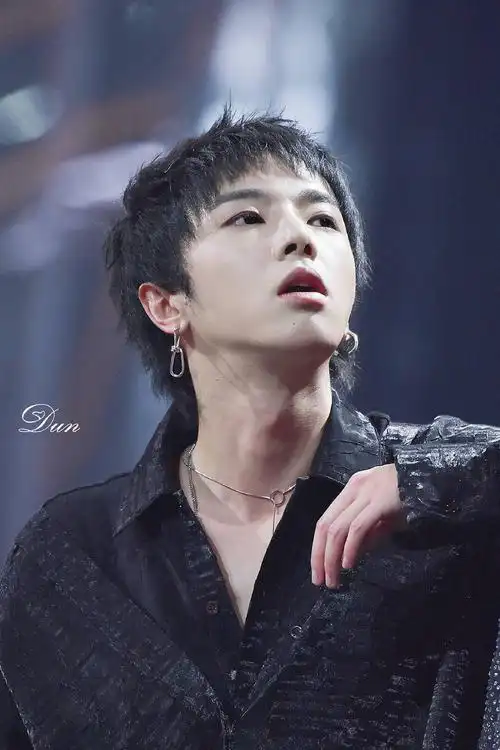 为什么没有人吹华晨宇的喉结送链接