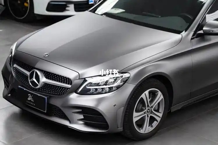 金灰色汽车(金色不锈钢色板照片)