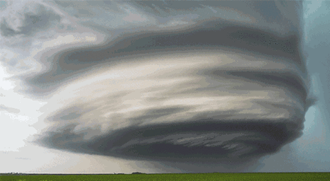 会浮现出漩涡席卷大地的惊险画面提起龙卷风许多爆友脑海里粉丝:63.