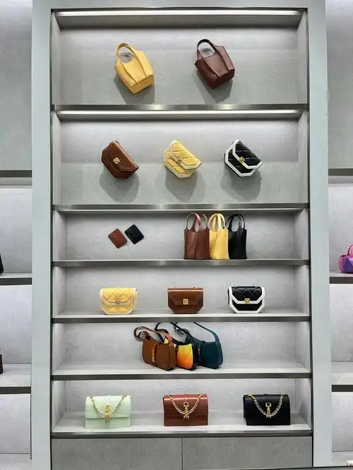 小ck新品包包陈列