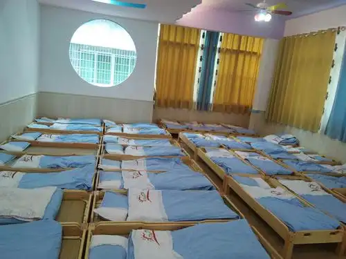 我们去金种子幼儿园上学啰