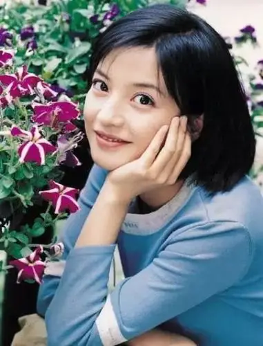 赵薇《情深深雨蒙蒙》中饰陆依萍