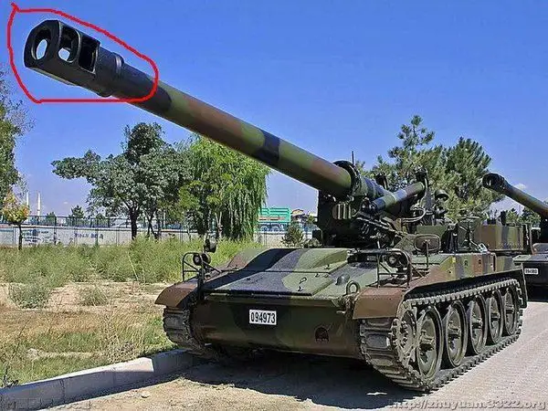 是靠液压或者压缩空气等手段使后坐的炮管回到原位的装置 制退器