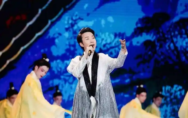 戏腔说到戏腔歌曲和歌手除了李玉刚古风圈才是真正的人才济济