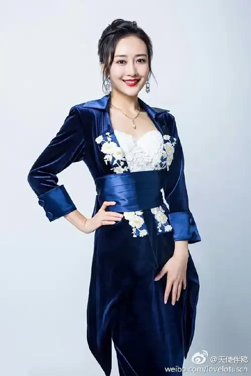 王鸥# [心] #王鸥angel# 露丝鸥,天黑了,. 来自天使伴鸥 - 微博