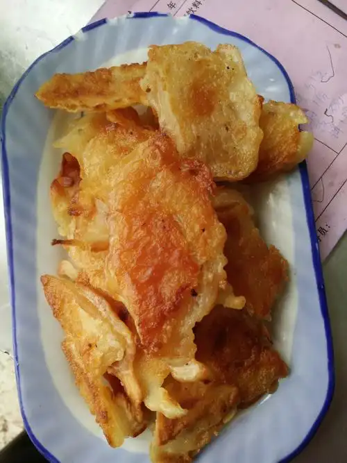 特色农家煎腊肉,金黄酥脆,回味无穷